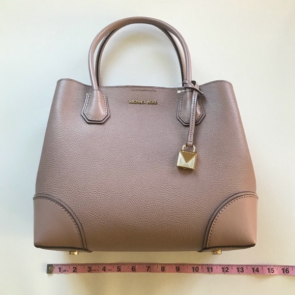 SOLD! NWT! Cute Michael Kors Handbag - Picture 10 of 16